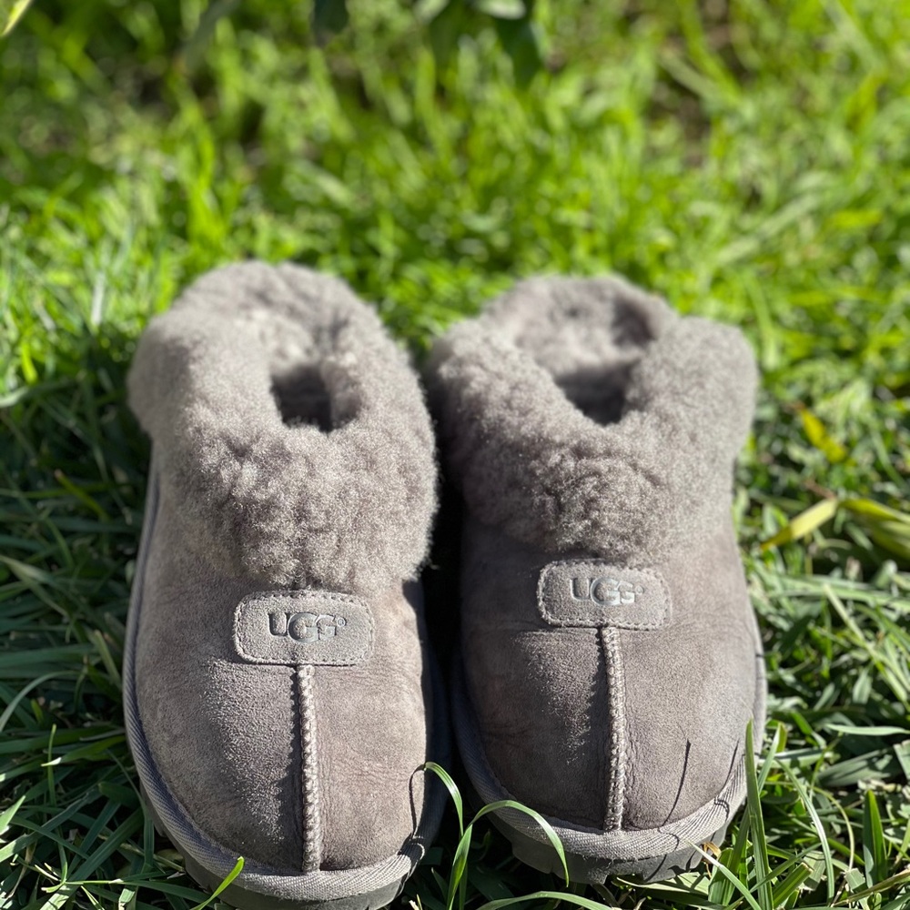 UGG🍁🍂Coquette Slippers grey Sz 6